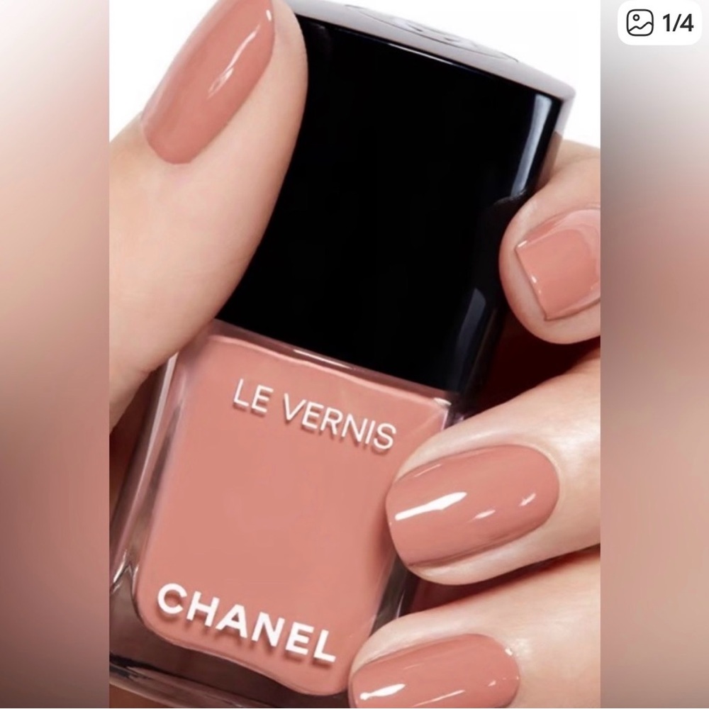 Chanel Longwear Nail Polish # 941 Spontane like new